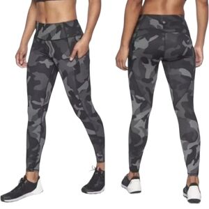 Athleta Women's Gray Camo Contender 7/8‎ Leggings Size Medium Tall